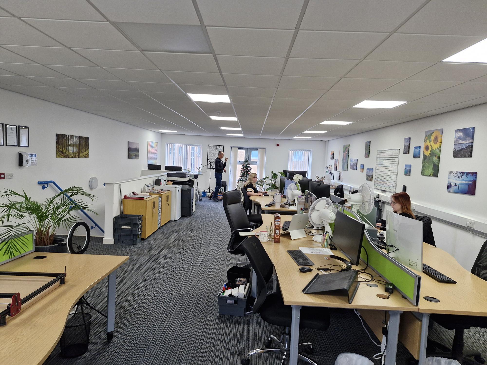 Office in Heath Hayes - photo 3